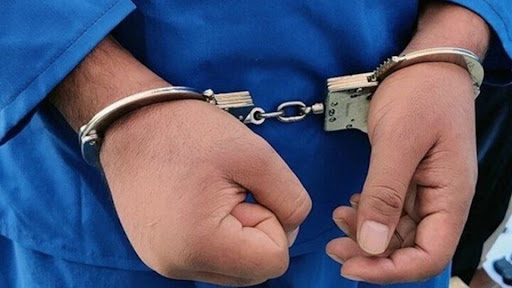 چاقو کشی به خاطر رفیق بازی/ سارق: پشت دستم را داغ کردم